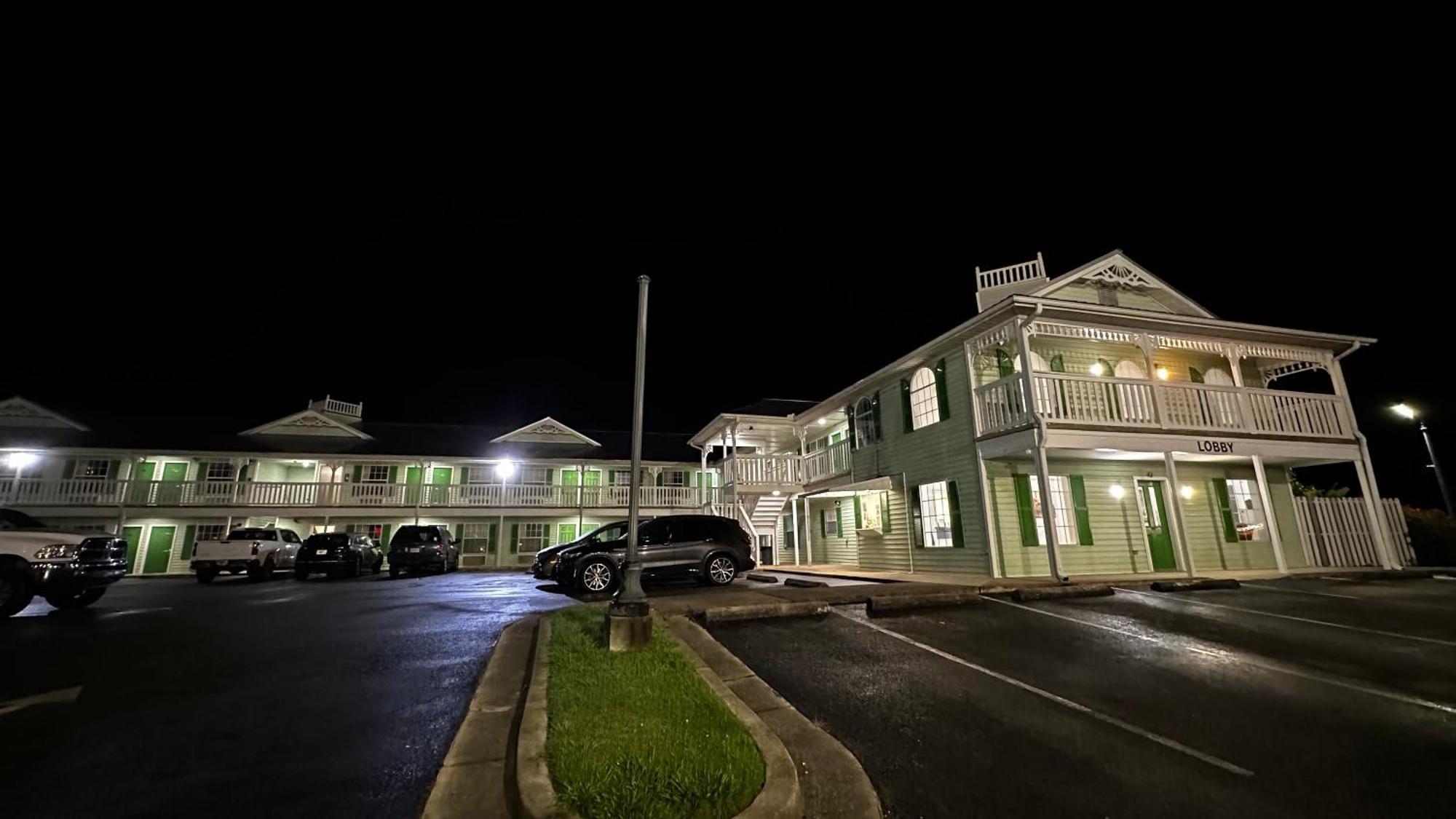 Key West Inn - Chatsworth Extérieur photo