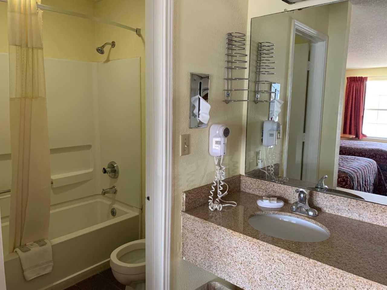 Key West Inn - Chatsworth Extérieur photo